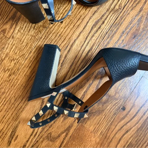 Valentino Garavani Black Rockstud Studded T Heeled Sandals - Picture 5 of 5